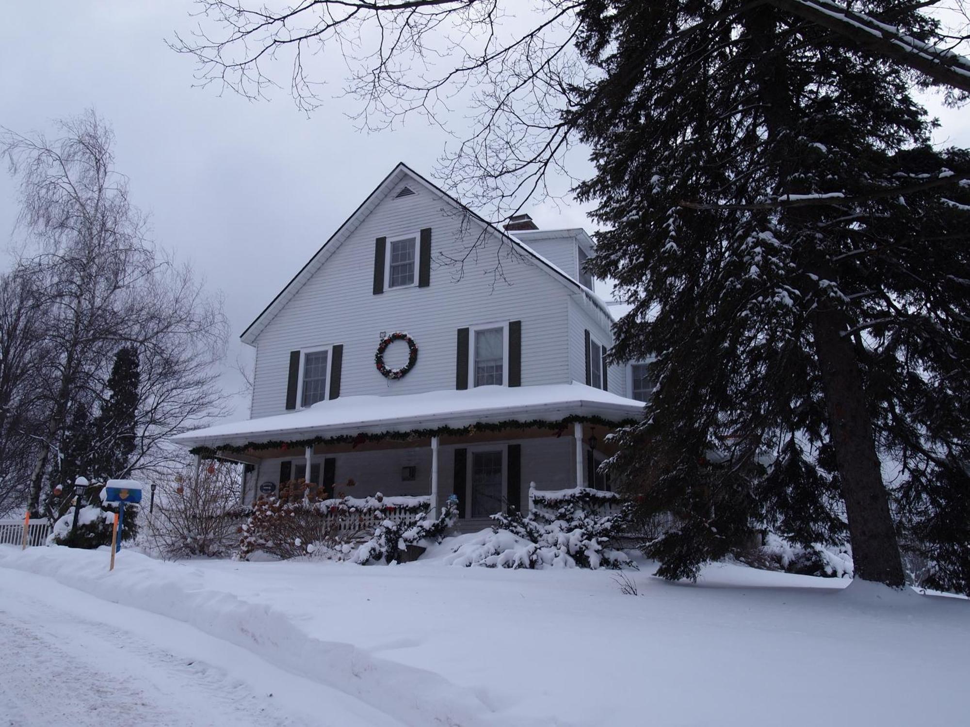 Au Manoir de la rue Merry Magog Exterior foto